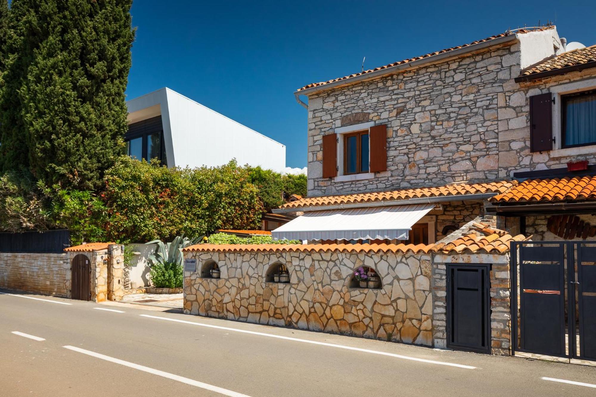 Beach House - Sea Breeze Porec Exterior photo